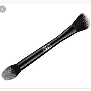 Kat von d Shade & Light contour brush